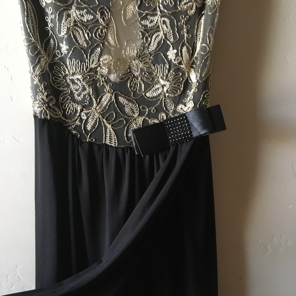 Black&Gold Sheer Low-V Backless Evening/Prom Gown - Picture 8 of 8